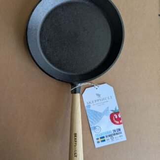 Poêle à frire SKEPPSHULT 24 cm – Poignée chêne