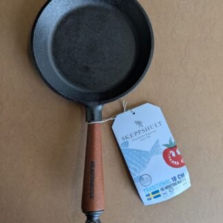 Poêle à frire SKEPPSHULT 18 cm avec poignée en hêtre